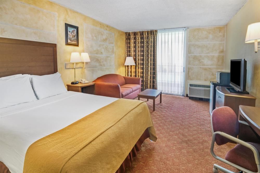 Hotel Ramada By Wyndham Austin South Exteriér fotografie